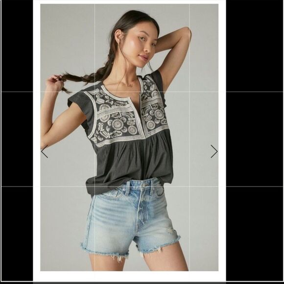 Lucky brand embroidered Flutter sleeve top size L - Picture 5 of 9